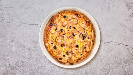 9. Pizza Tonno